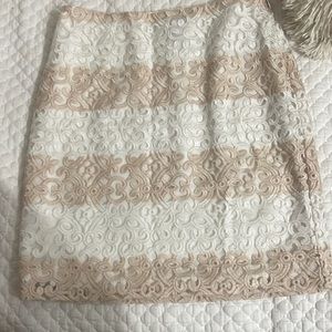 White House Black Market size 2 white and cream lace detailed skirt